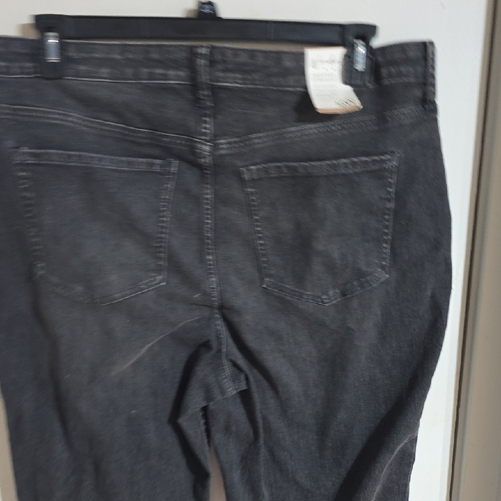 Wonderly Washed Black Ankle Jeans - Picture 3 of 4